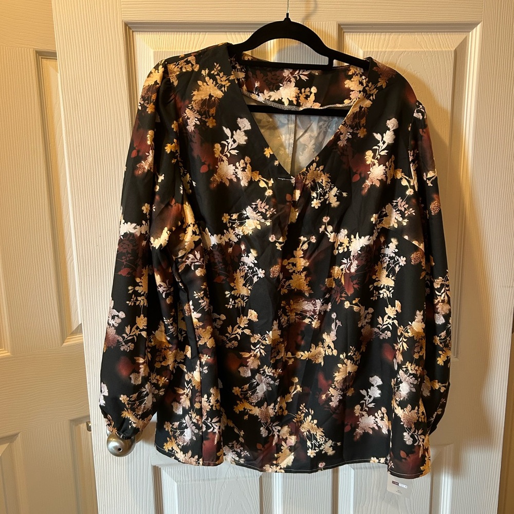 Emery Rose 2XL Floral V-Neck Women's Top w/Elastic Cuffs NWOT